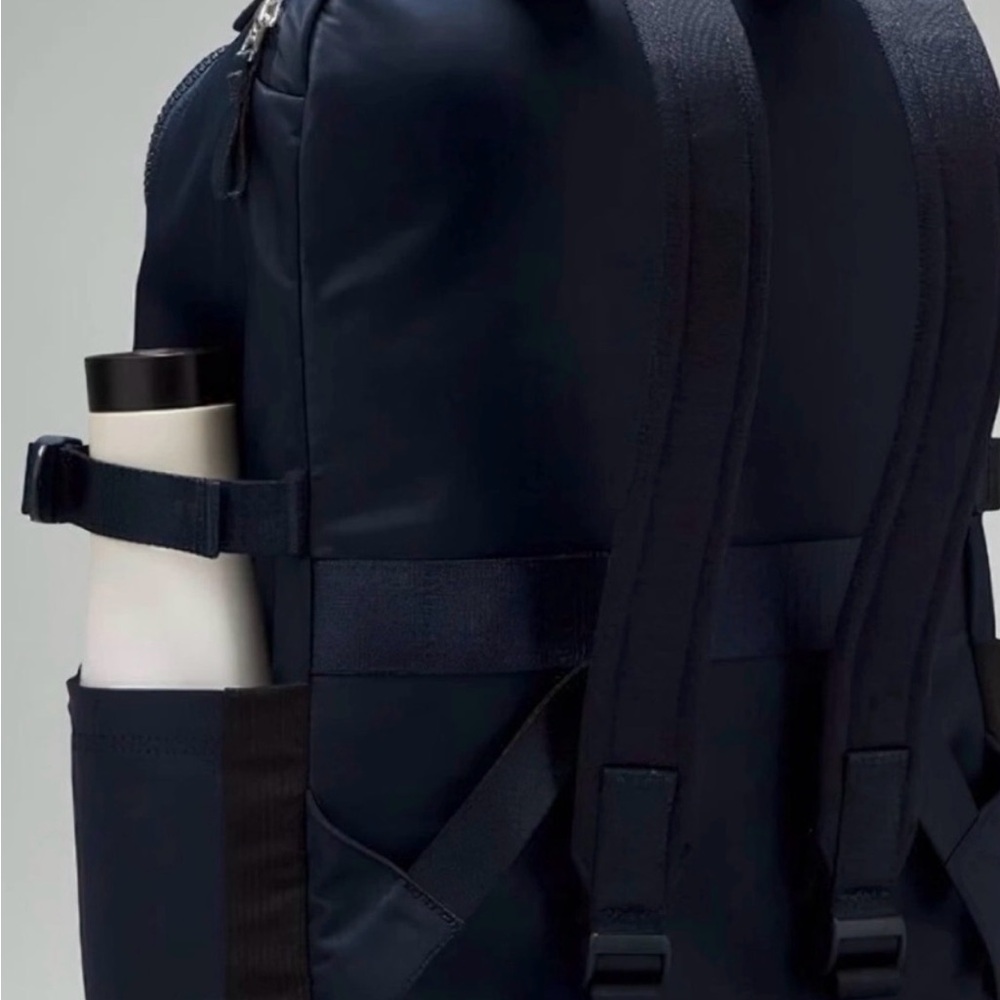LULULEMON New Crew Backpack - Picture 4 of 8